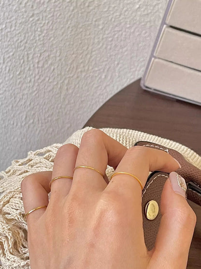 Selleve Essential Band – 18K Gold Minimal Ring