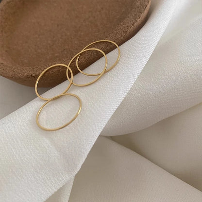 Selleve Essential Band – 18K Gold Minimal Ring