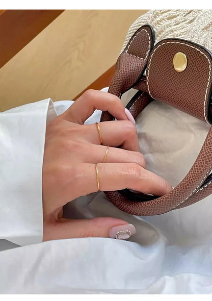 Selleve Essential Band – 18K Gold Minimal Ring