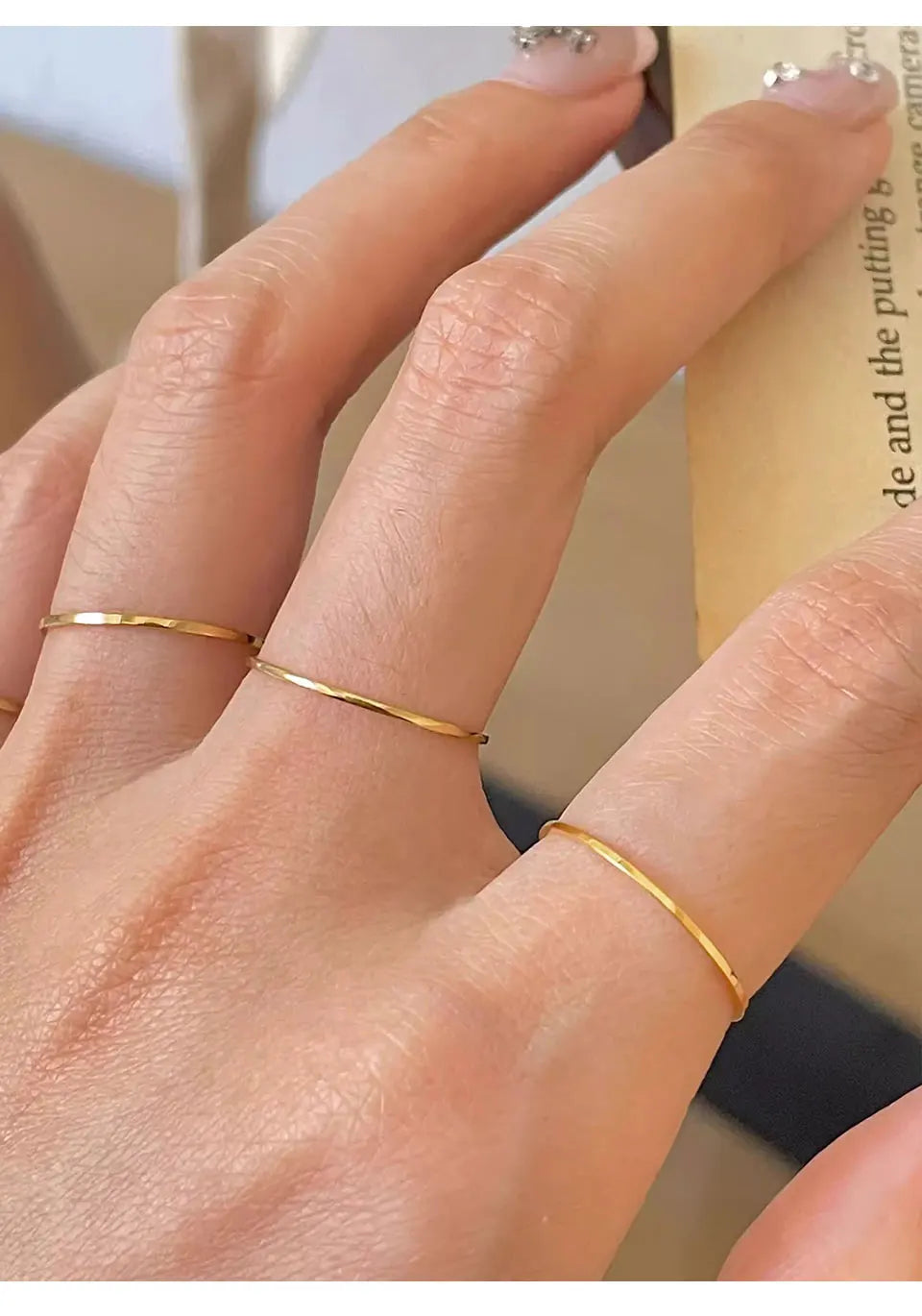Selleve Essential Band – 18K Gold Minimal Ring