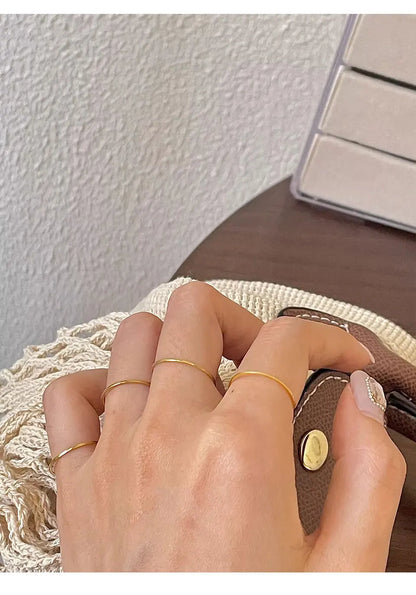 Selleve Essential Band – 18K Gold Minimal Ring