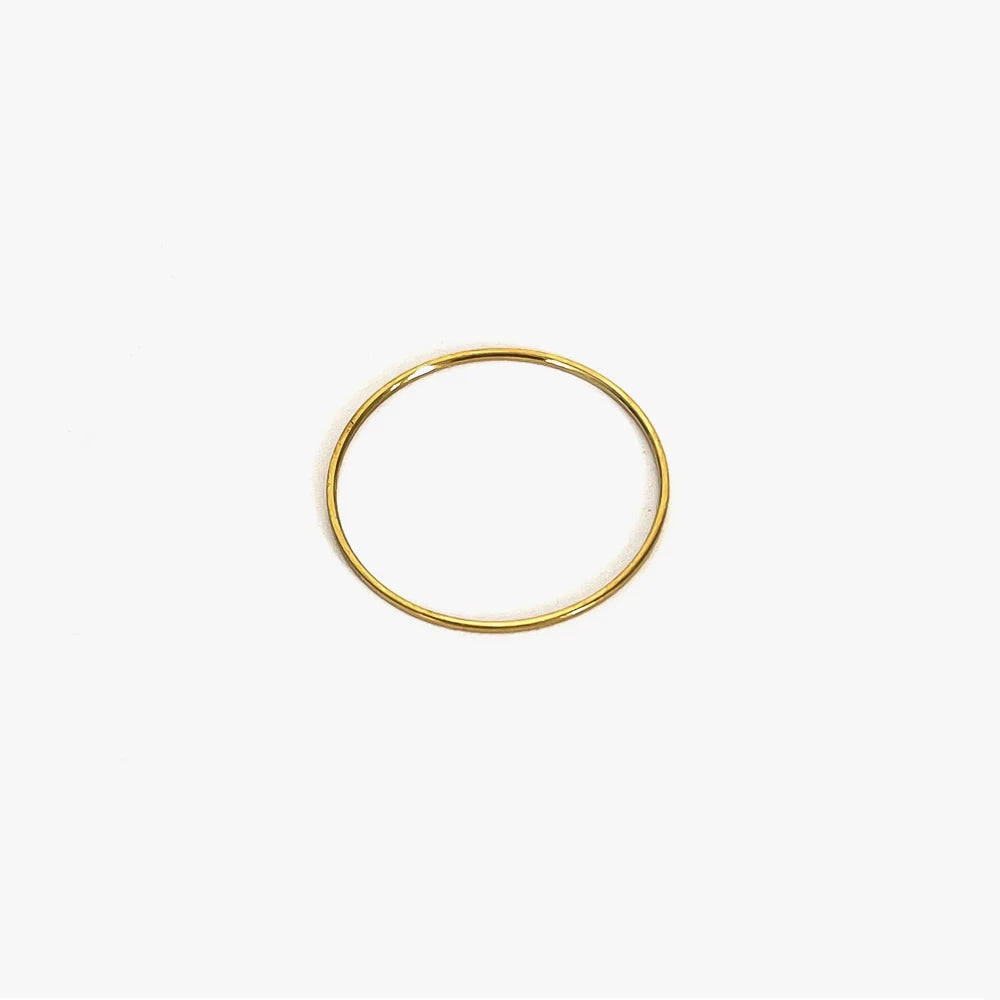 Selleve Essential Band – 18K Gold Minimal Ring